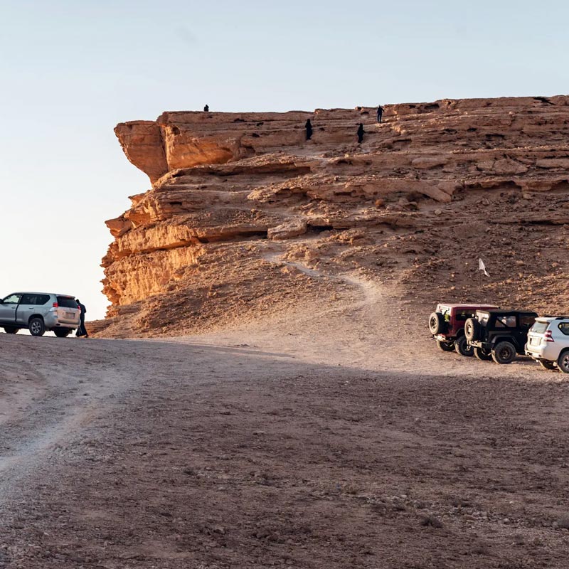 sunrise view edge of the world riyadh